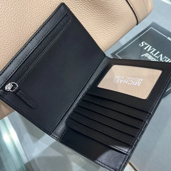 Michael Kors Jet Set Travel Passport Wallet
Black Signature/Silver-Tone Hardware - Picture 5 of 16